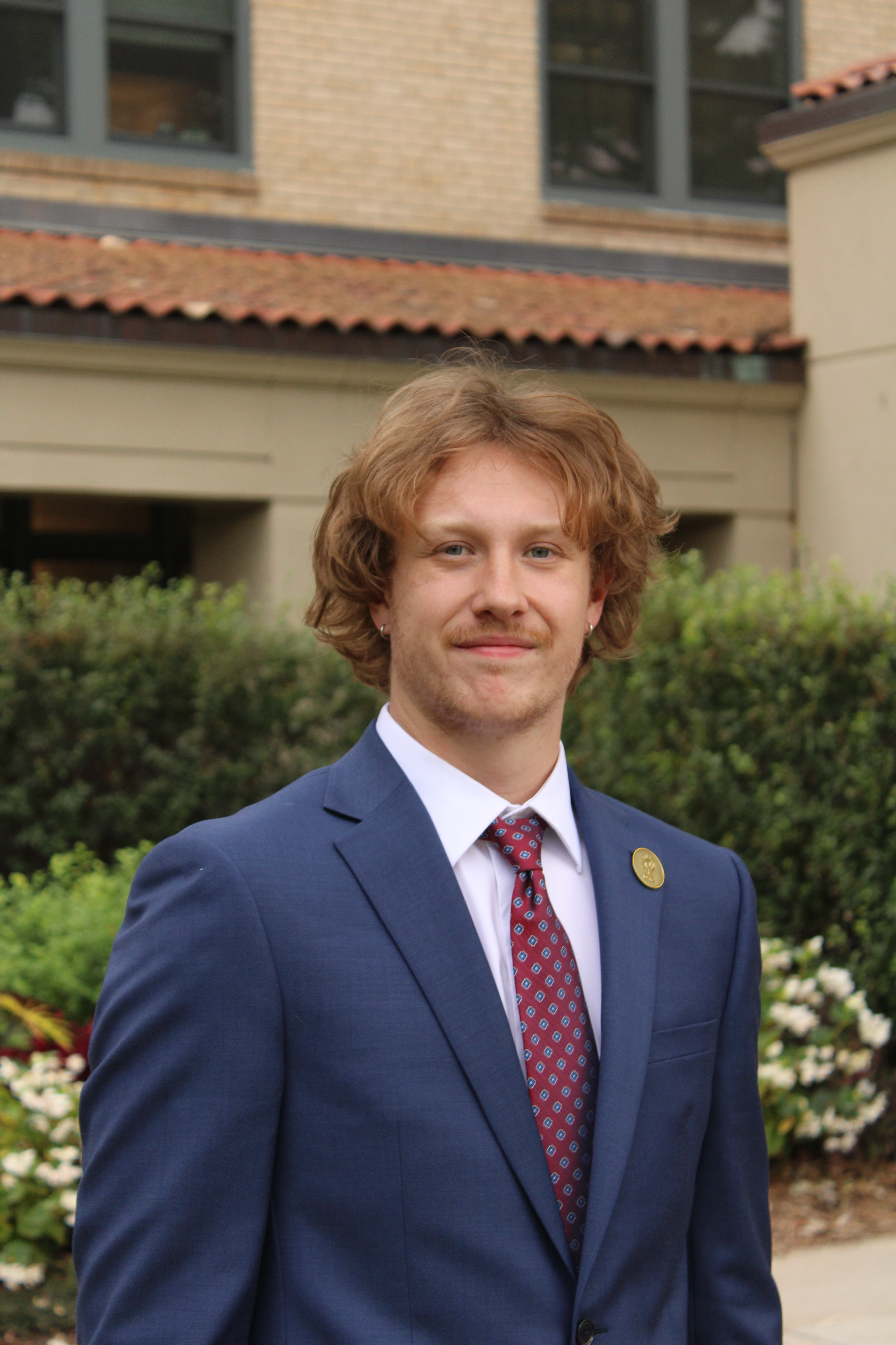Headshot of Evan Horton